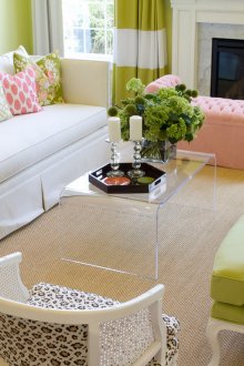 Ροζ και πράσινο στο σαλόνι