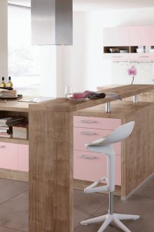 Ροζ και καφέ στην κουζίνα