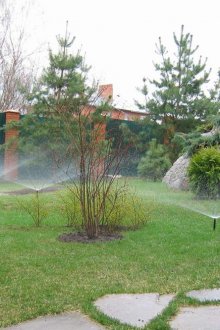 Το Autowatering διευκολύνει την περιποίηση του γκαζόν