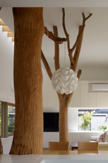 Μοντέρνο δωμάτιο με φυσικό ξύλο