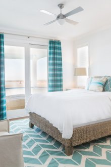 Φωτεινό υπνοδωμάτιο σε στυλ θαλάσσης