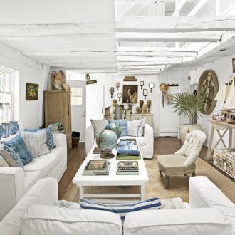 Φωτεινό σαλόνι σε θαλάσσιο στυλ
