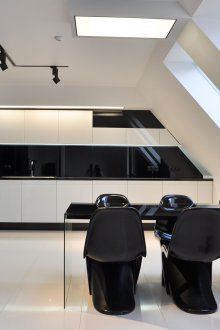 Μονόχρωμη κουζίνα