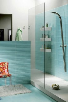 Τυρκουάζ χαλί στο εσωτερικό του καθιστικού