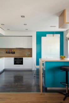 Το χρώμα του θαλάσσιου κύματος στο εσωτερικό της κουζίνας