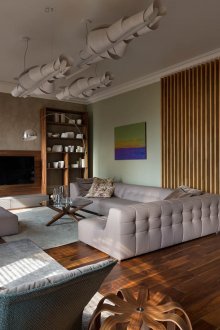 Stue i første etasje i en to-plan leilighet i øko-stil