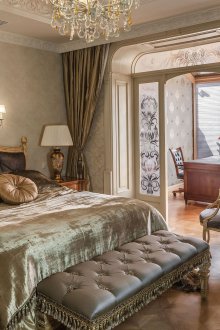 Klassisk soverom med kontor i en tosidig leilighet