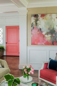 Coral accents στο εσωτερικό